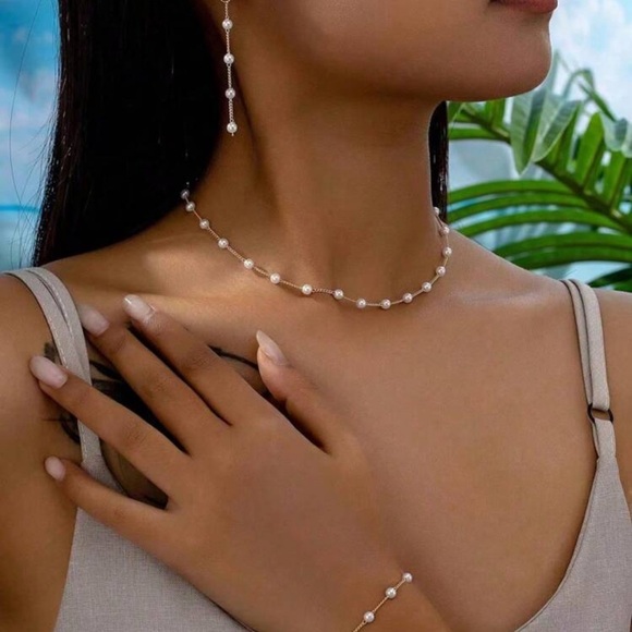 Jewelry - Elegant Pearl Jewelry Set